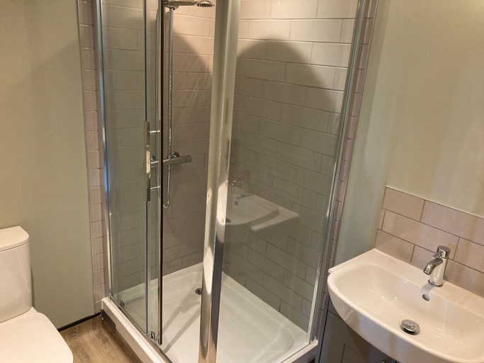 Bathroom 4, Old Swan, North Yorkshire