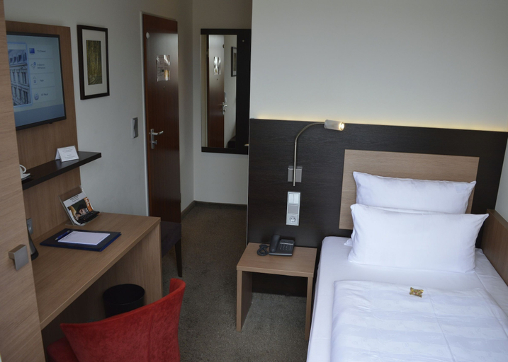 Bedroom 3, Astor & Aparthotel, Köln