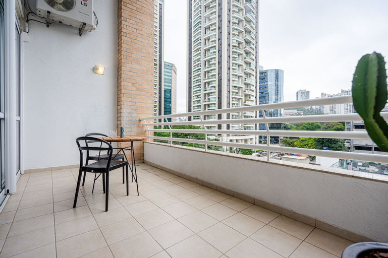 Exterior & Views 6
