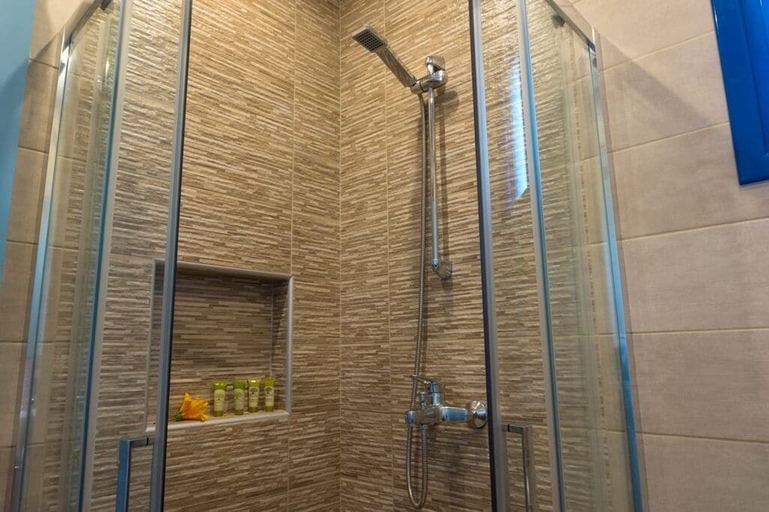 Bathroom 4, Hotel Loukas Vrachos, Epirus