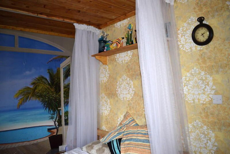 Bedroom 16