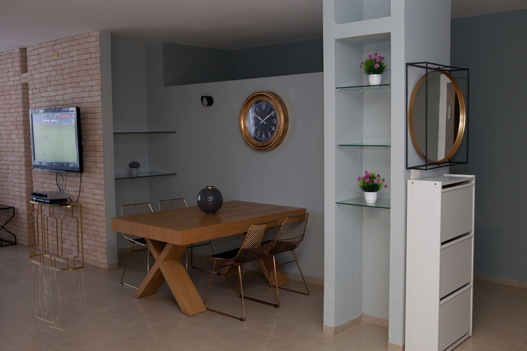 Others 5, Liber Apartments