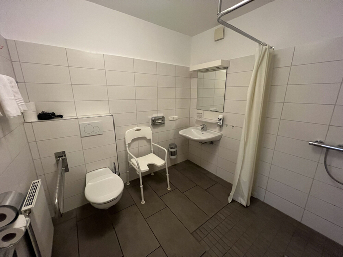 Bathroom 5, M&M Hotel - Seevetal, Harburg