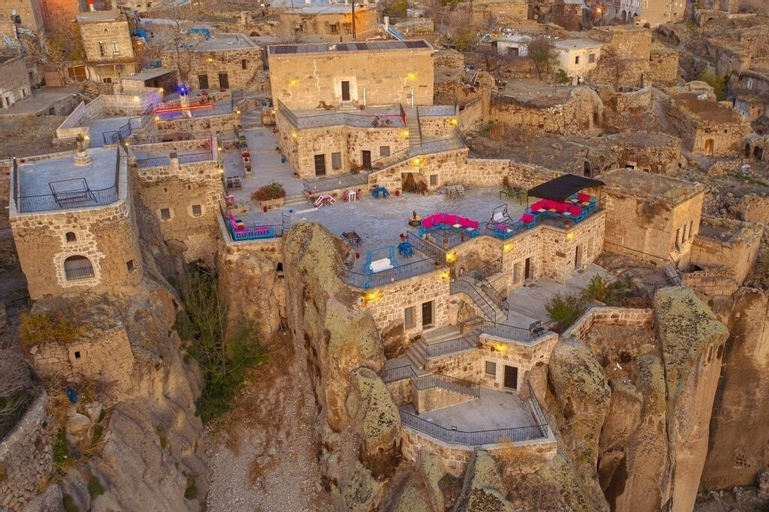 Exterior & Views 2, Cappadocia Antique Gelveri Cave Hotel, Güzelyurt