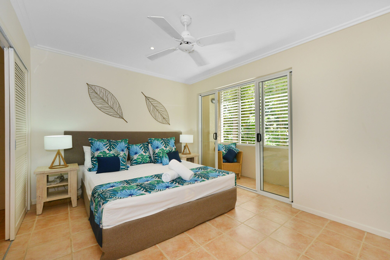 Bedroom 3, Cayman Villas, Douglas