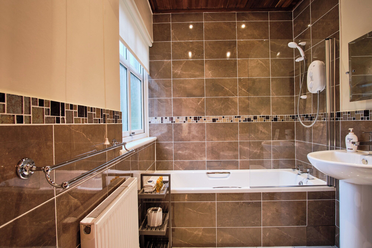 Bathroom 3, Kilchurn Suites, Argyll and Bute