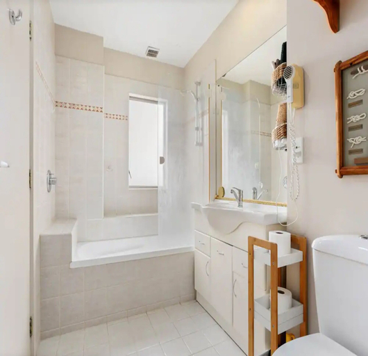 Bathroom, Central and stylish apartment, Waitakere