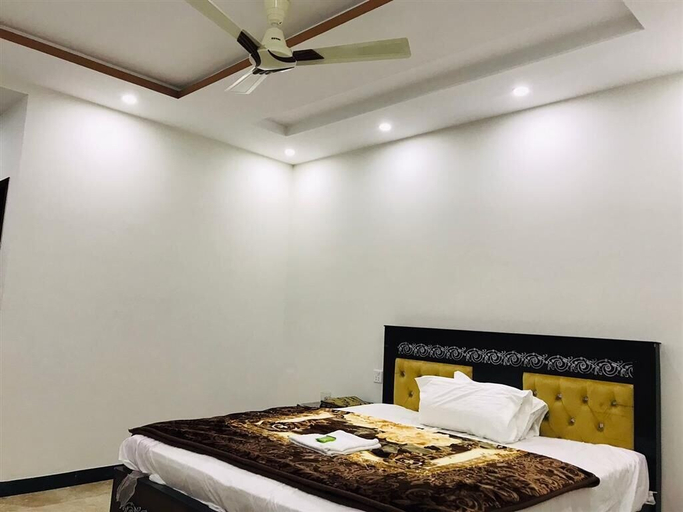 Bedroom 3, Royal Park Hotel, Hazara