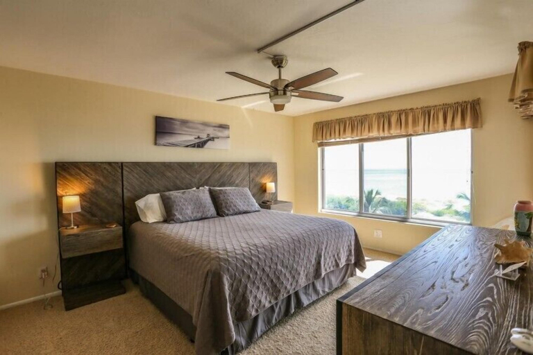 Bedroom 3, Sun Caper, Lee