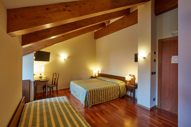 Bedroom 4, Hotel Liberty, Torino