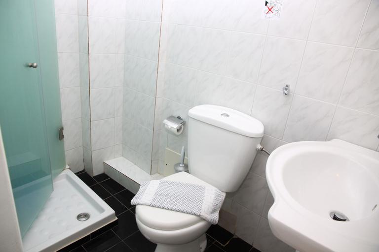 Bathroom 5, Nikos Apartments, Crete