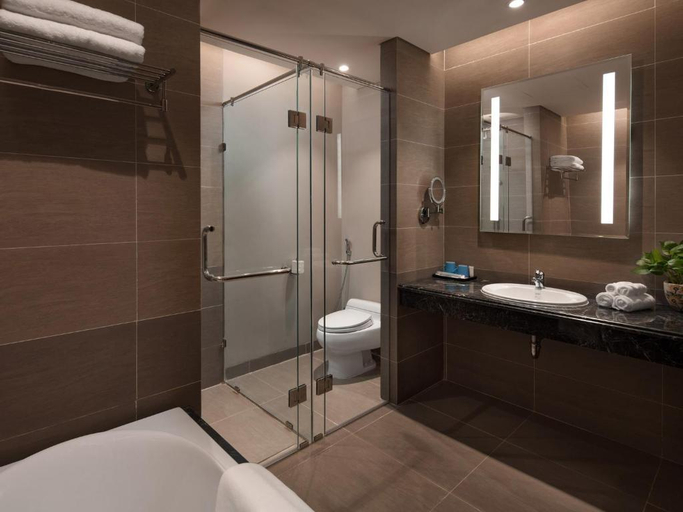 Bathroom, Sunrise Luxury Apartment, Da Nang
