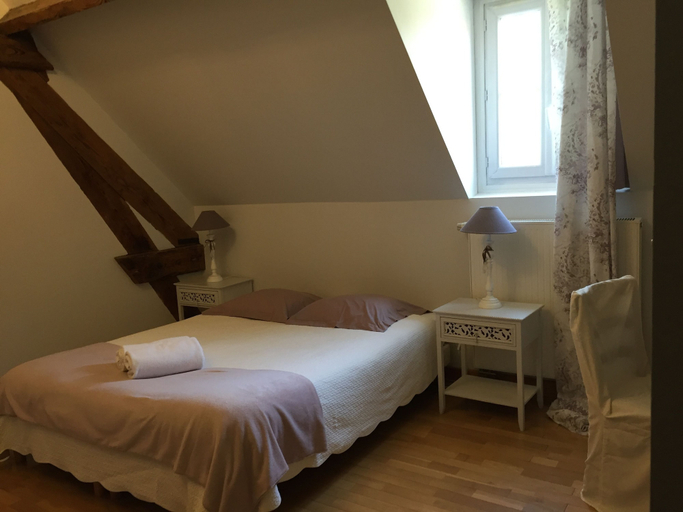 Bedroom 2, Le Château d'Omiécourt, Somme