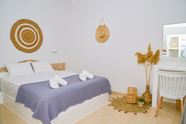 Bedroom 3, Avgerinos Deluxe Rooms, South Aegean
