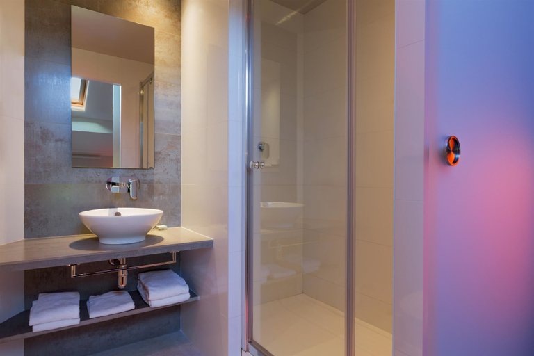 Bathroom 4, Best Western Seine West Hotel, Hauts-de-Seine