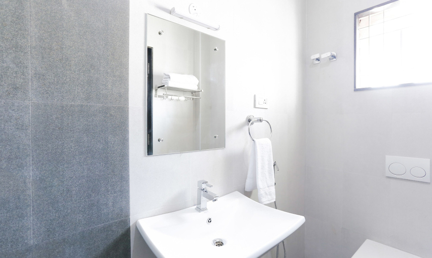 Bathroom 4, Treebo Hi Line Apartments Kalapatti, Coimbatore