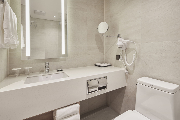 Bathroom 4, Ramada Encore by Wyndham Gimpo Han River Hotel, Gimpo