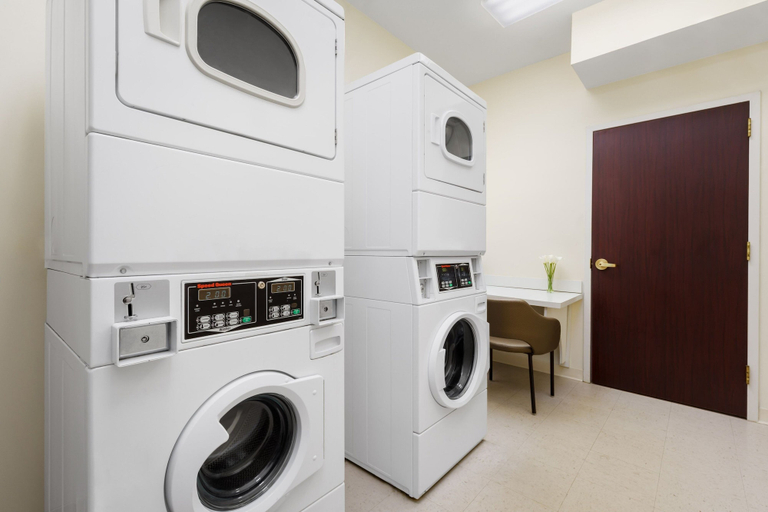 Bathroom 3, SpringHill Suites by Marriott Manchester-Boston Regional Airport, Hillsborough