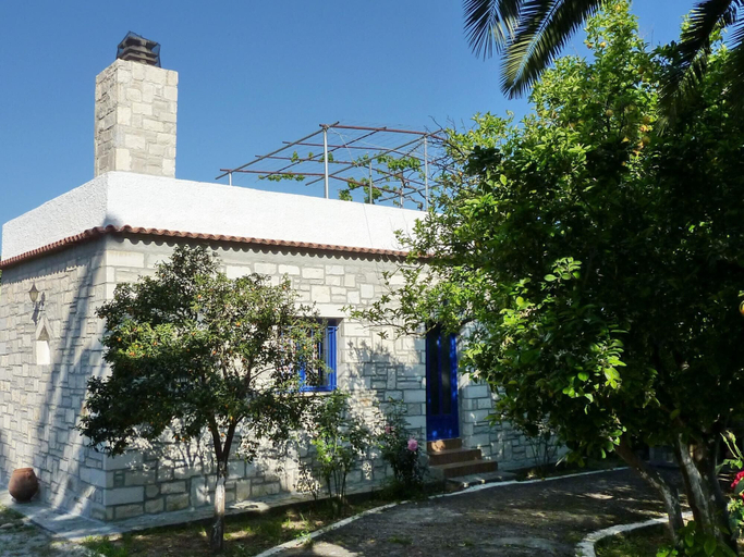 Others 2, Maros Spitaki in Varipetro, Crete