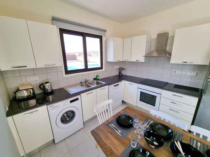 Others 5, Liza Dream House, Larnaca