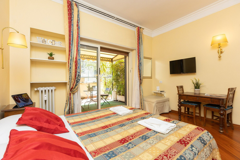 Bedroom 3, InternoUno Deluxe, Rome