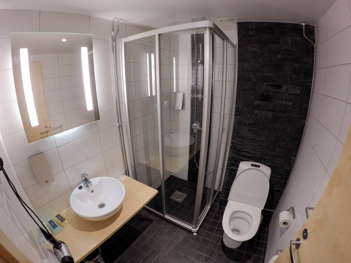Bathroom 4, Hotelli Ivalo, Lapland