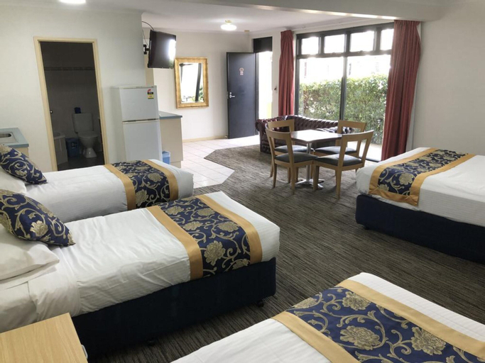 Bedroom 13
