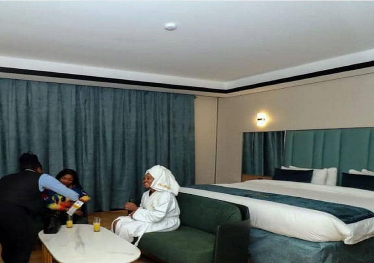 Bedroom 2, Blu Atlantic Hotel and Waterparks, Eti-Osa