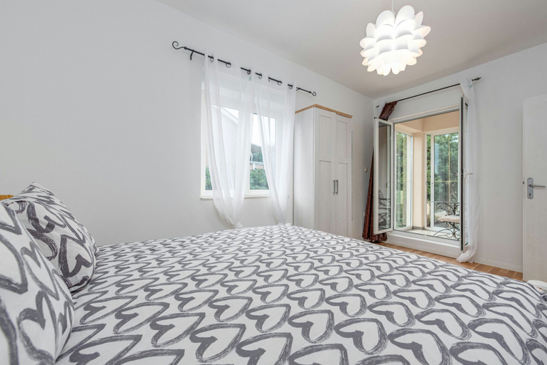 Bedroom 3, Villa Fresia, Vir