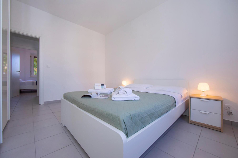Room 4, Central Amor in Lugano, Lugano