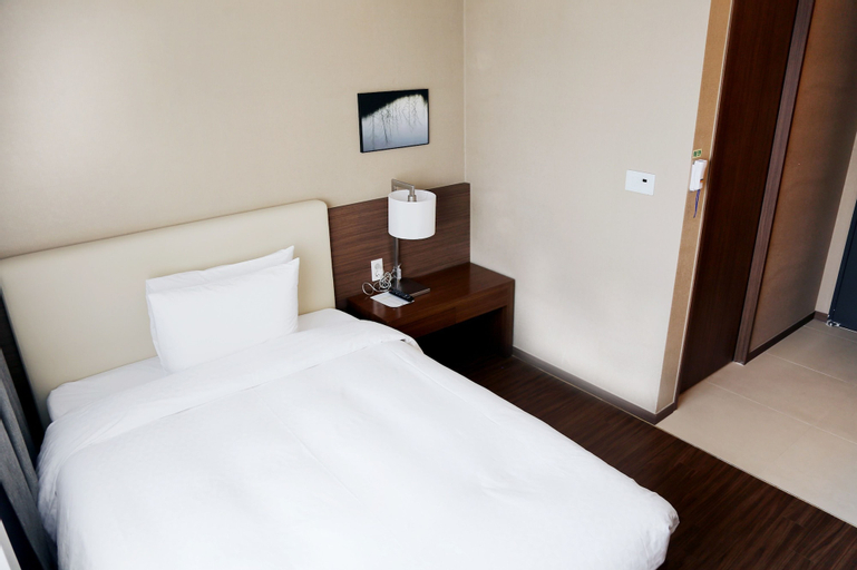 Bedroom 25