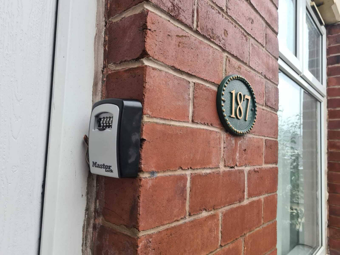 Exterior & Views, Lovely 2-bed House in Bolton Greater Manchester, Bolton