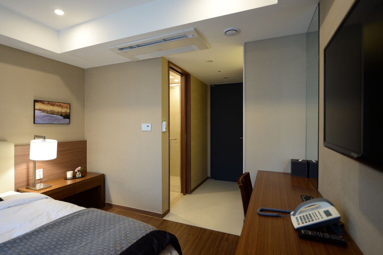Bedroom 18