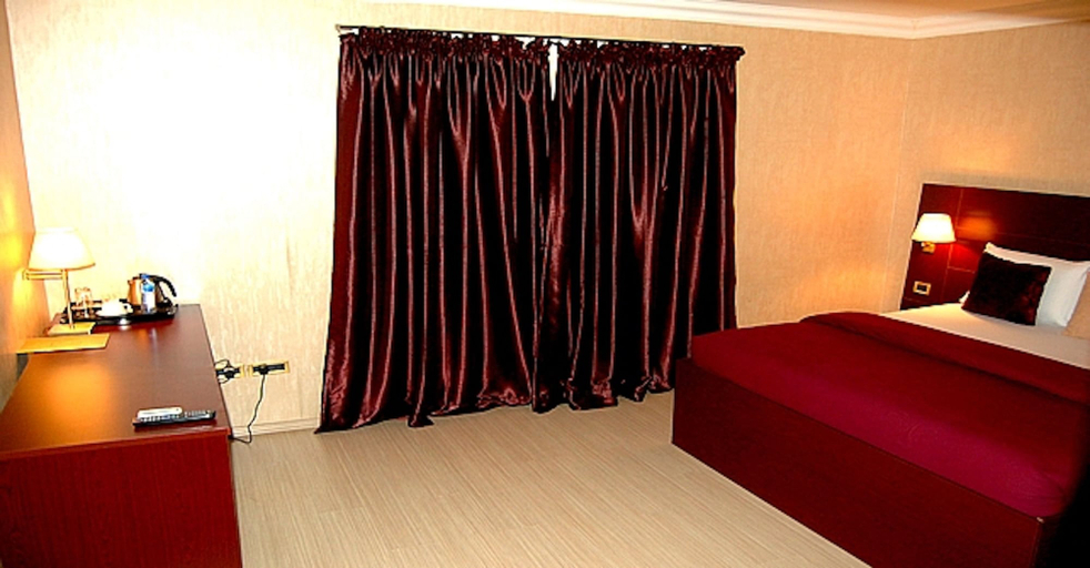 Bedroom 4, Chesney Hotel, Eti-Osa