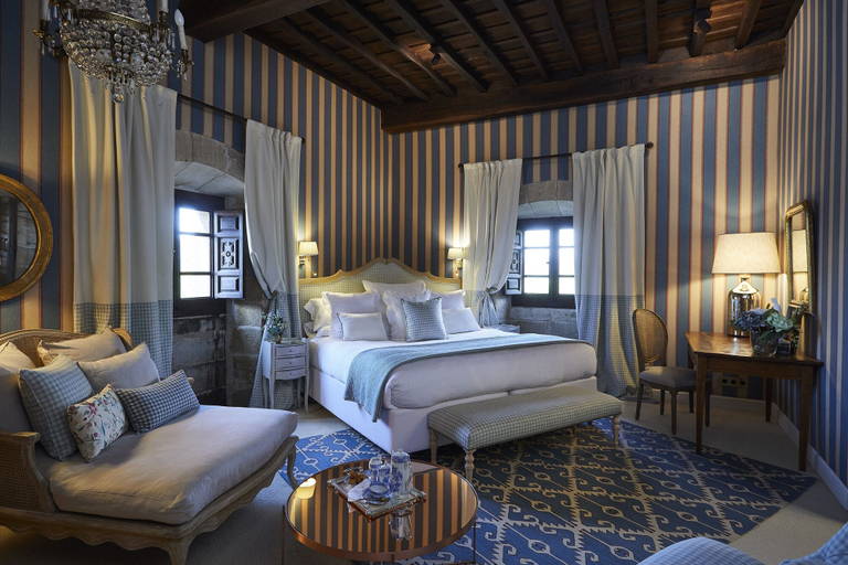 Bedroom 4, Helguera Palacio Boutique & Antique, Cantabria