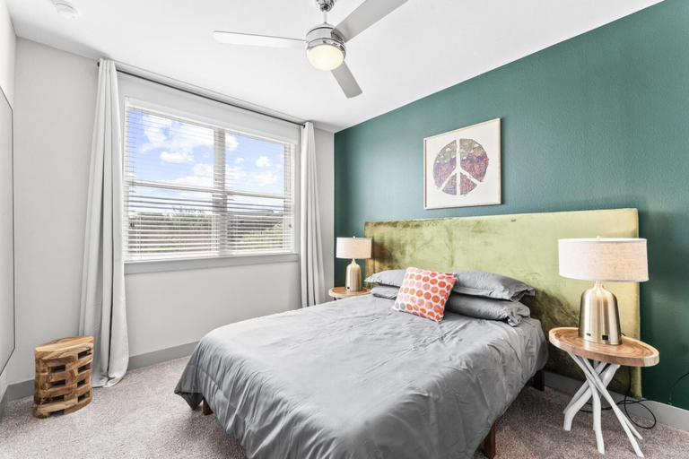 Bedroom 4, Serene 1BR King Suite Close to Downtown w Fast Wifi, Travis