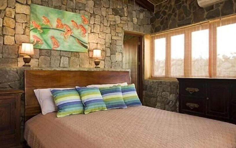Room 3, Playa Potrero - Beachfront Villa big Private Pool Bella Catalina, Santa Cruz