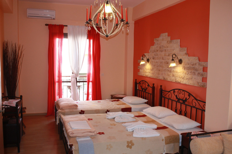 Bedroom 2, Mme Bassia, Crete