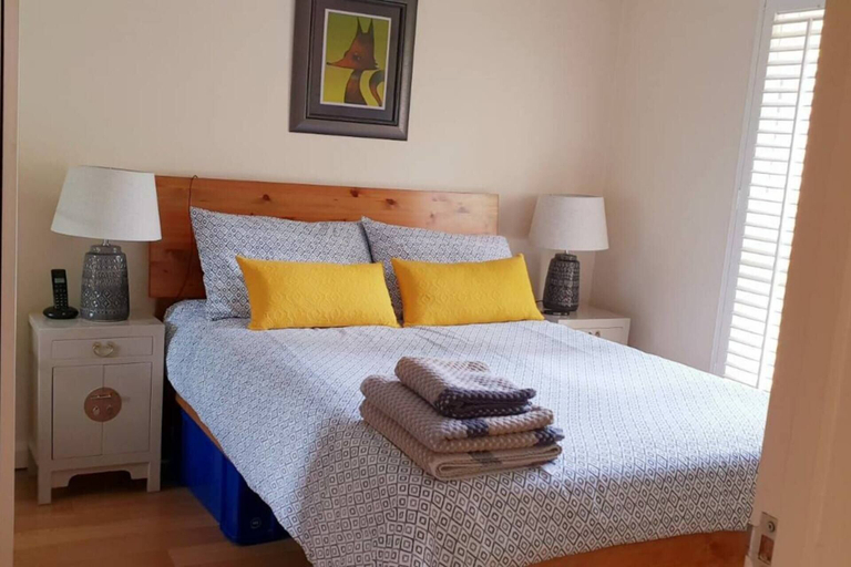 Bedroom 2, 2-bed, Sleeps 4, Garden, London