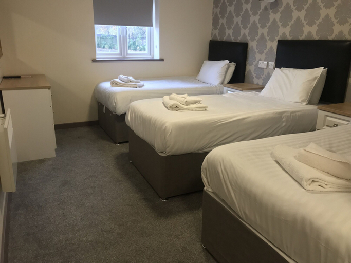 Bedroom 2, Alcester Inn, Warwickshire