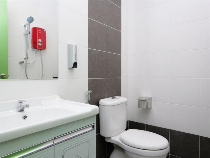 Bathroom 4, W Hotel Cemerlang, Kota Bharu