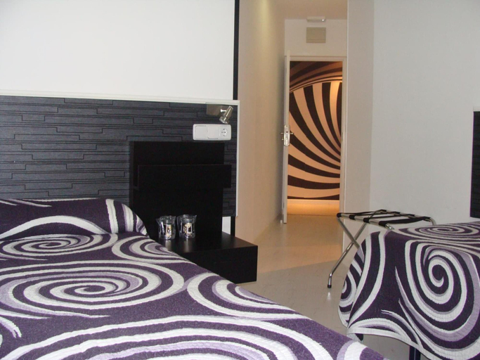 Bedroom 4, Hostal JQ Madrid 1, Madrid