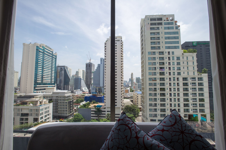 Exterior & Views 22