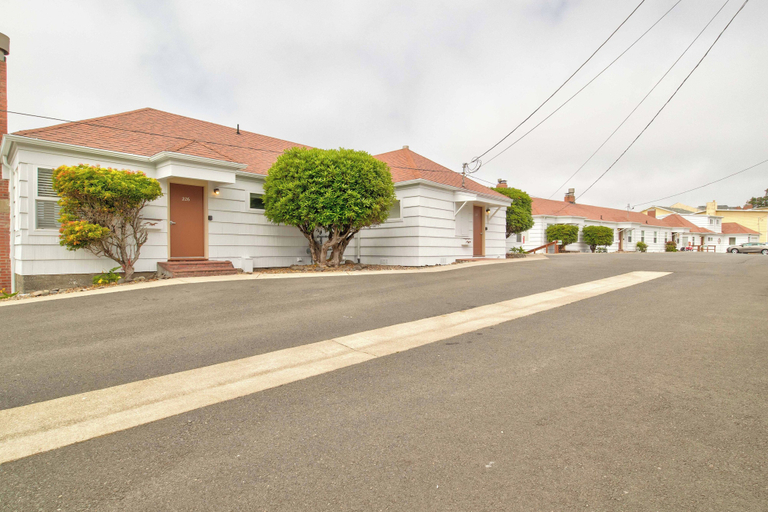 Exterior & Views 2, Ester Lee Oceanview Inn, Lincoln