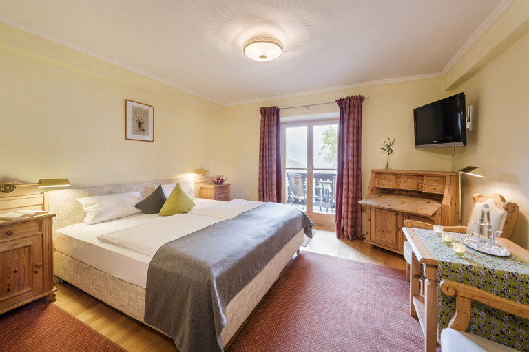 Bedroom 2, Der Westerhof Tegernsee Hotel, Miesbach