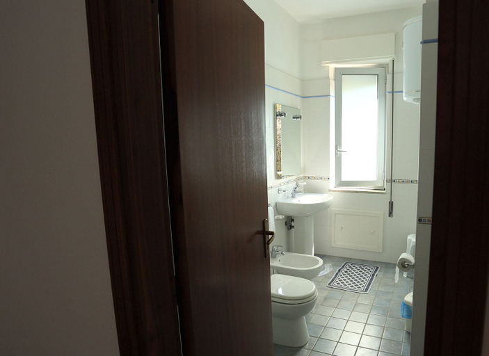 Bathroom 3, Nettuno Resort, Messina