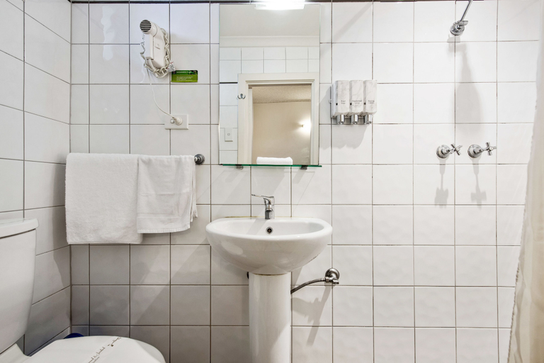Bathroom 3, Welcome Inn 277, Adelaide