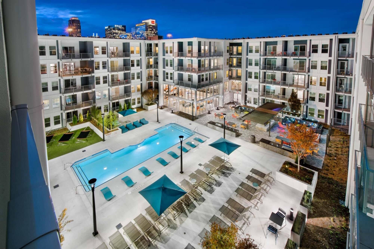 Room 5, S2ba Modern 2-br Walkable in Midtown 1 Block From Marta, Atlanta