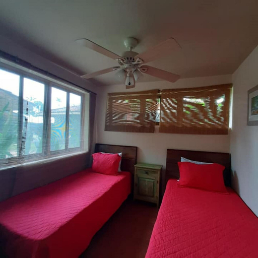 Room 5, Playa Potrero - Beachfront Villa big Private Pool Bella Catalina, Santa Cruz