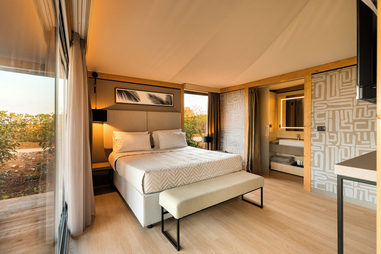 Bedroom 3, Infinito Resort, Brindisi
